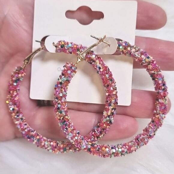 PINK CONFETTI HOOP EARRINGS - Picture 4 of 6